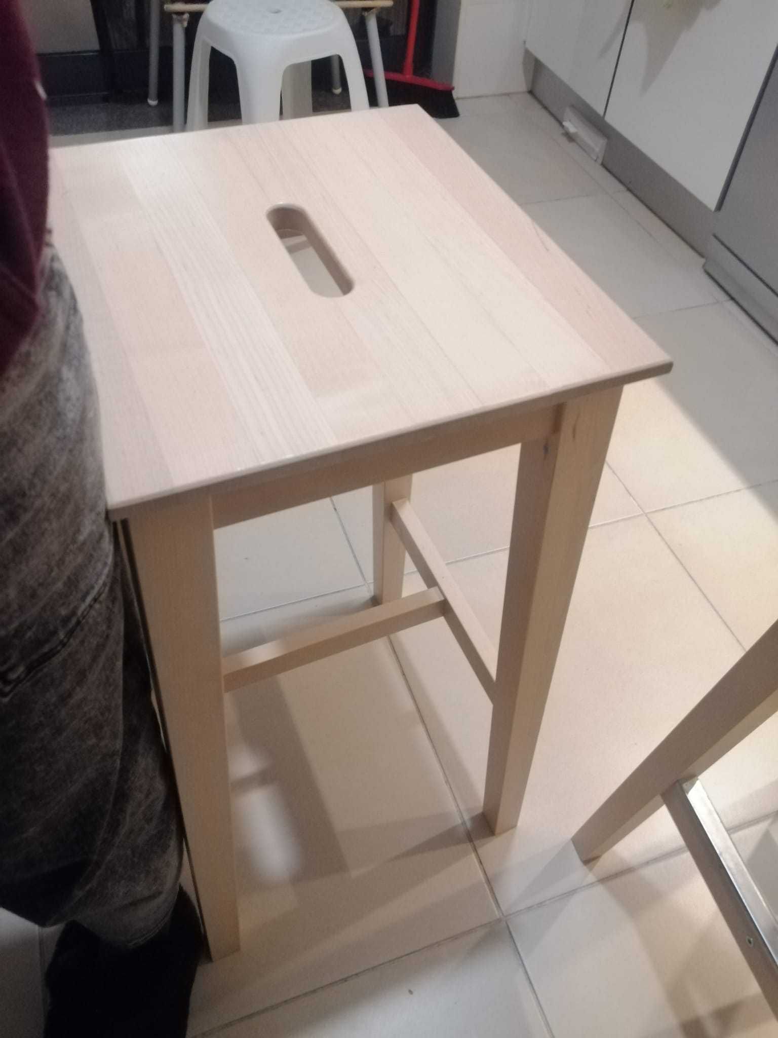 Mesa e Bancos altos Cozinha