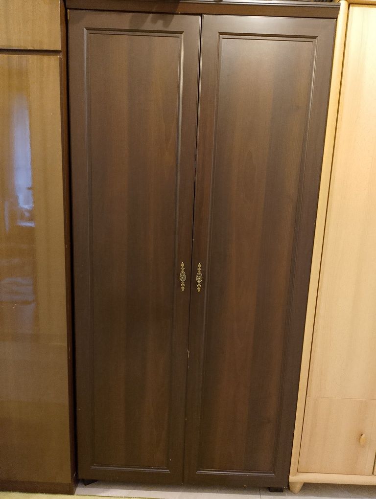 Sprzedam szafę dwudrzwiową