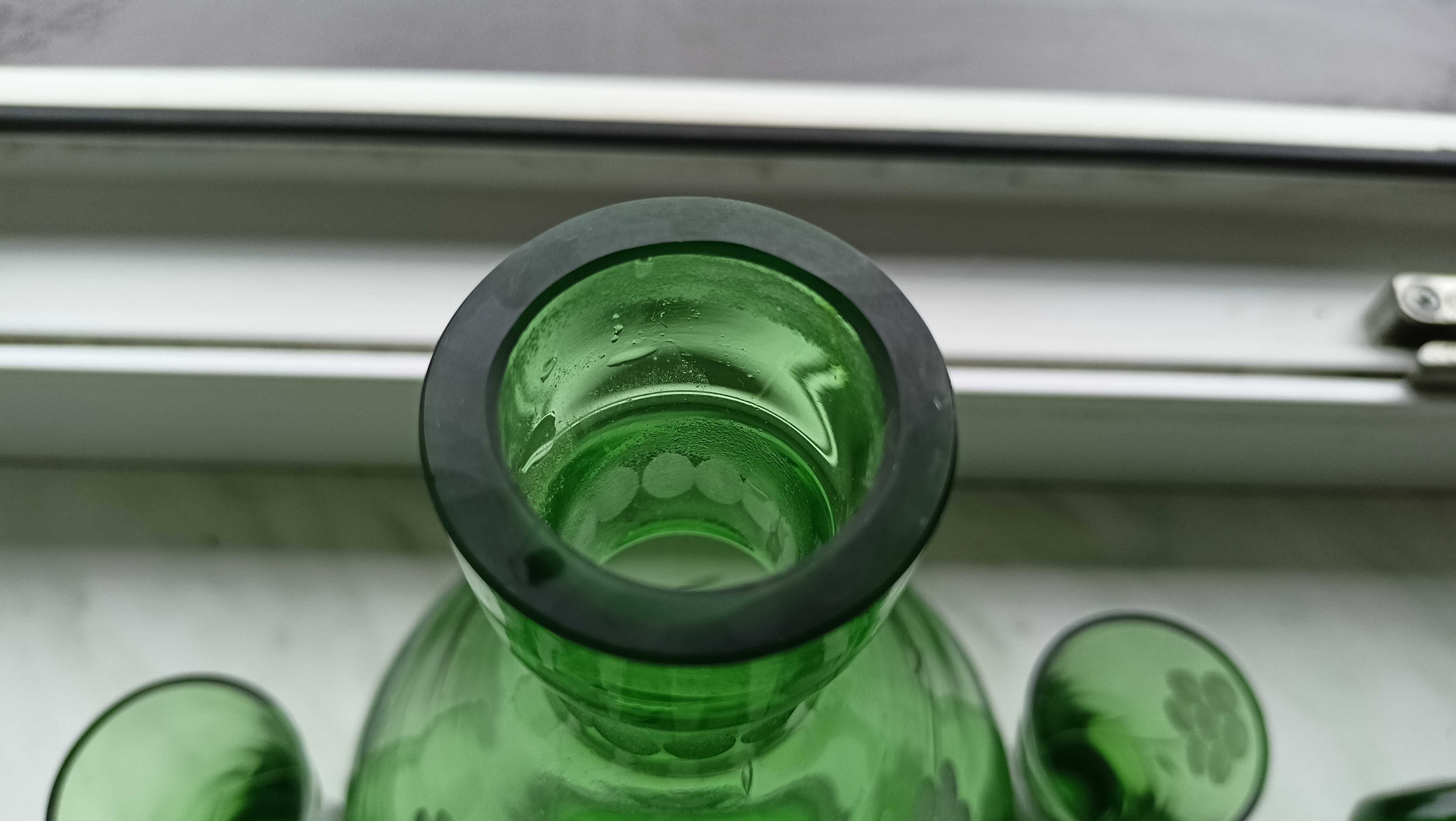 Karafka i kieliszki 6 x PRL, zielony komplet szmaragd