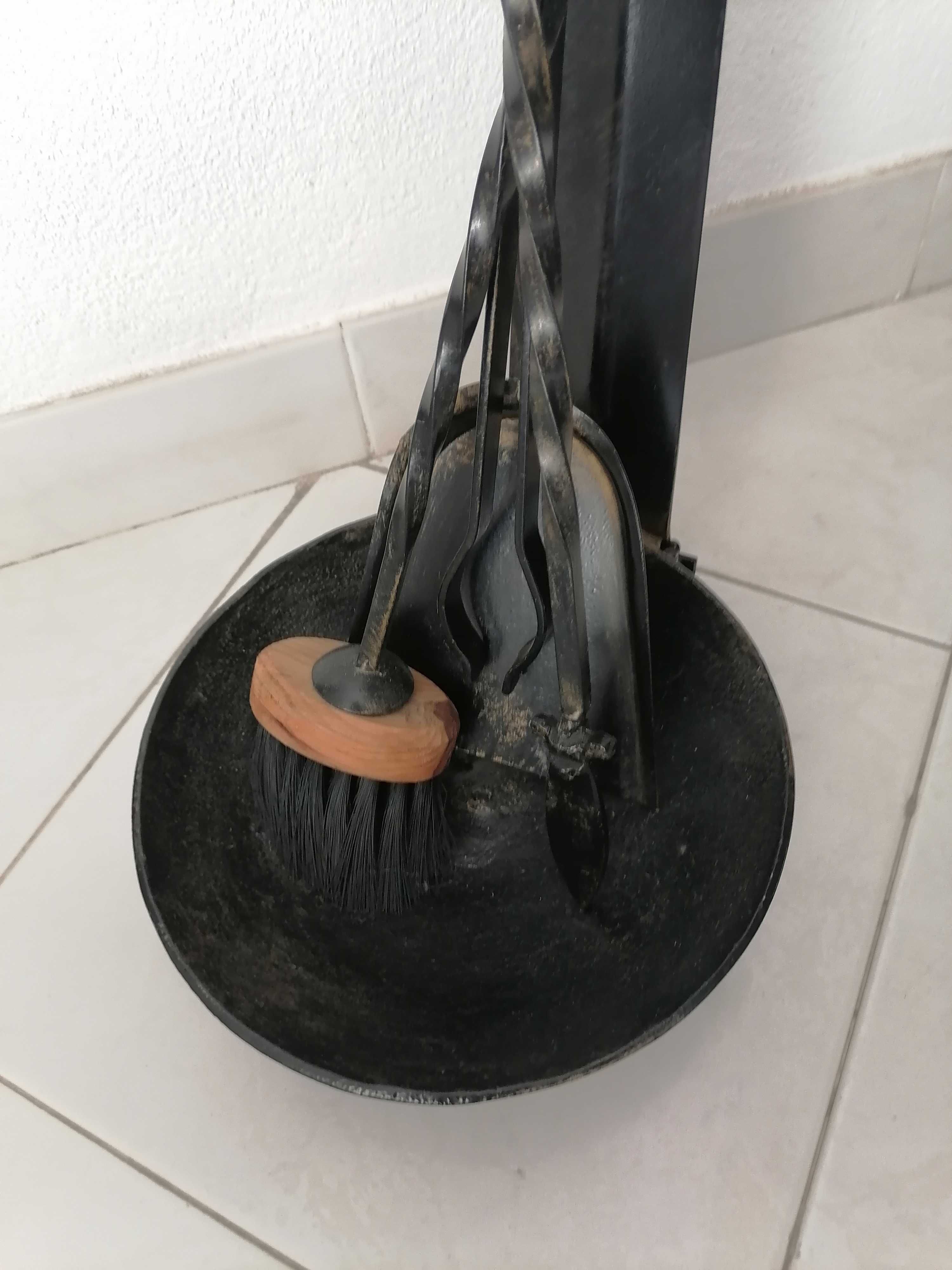 Conjunto acessórios de lareira em ferro forjado (novo)