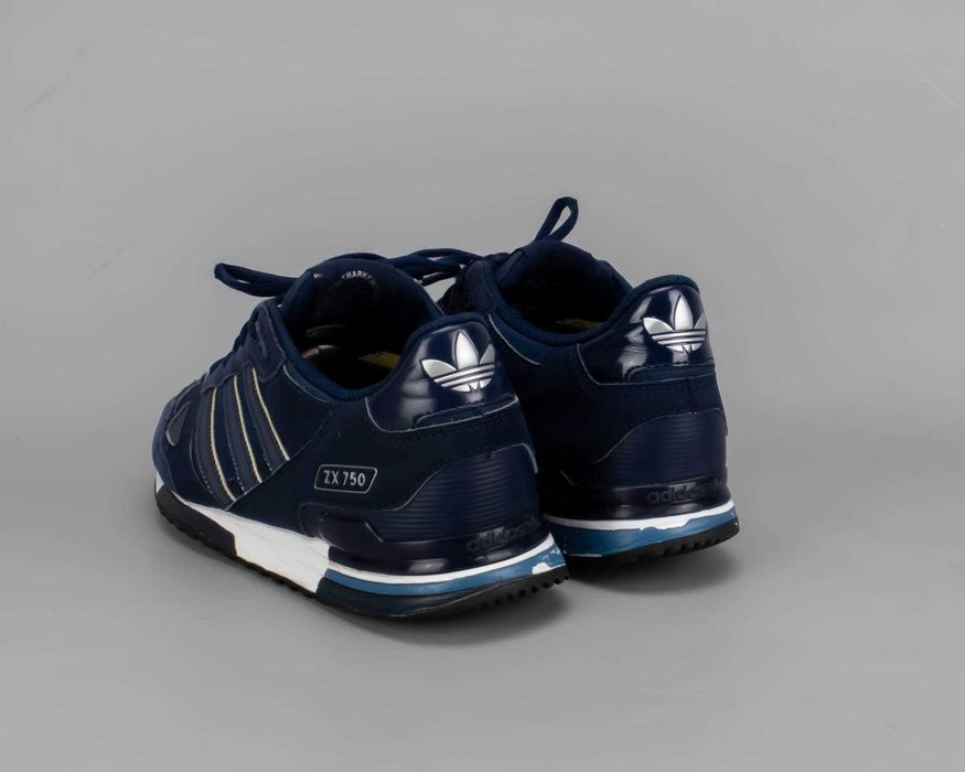 Крутые кроссовки Adidas ZX 750.42,5 размер
