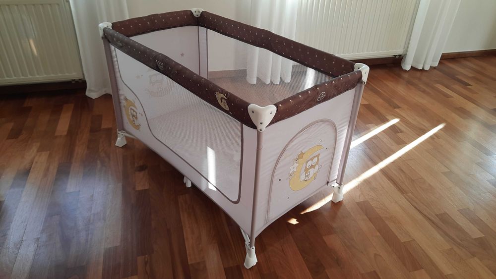 Łóżeczko turystyczne, kojec