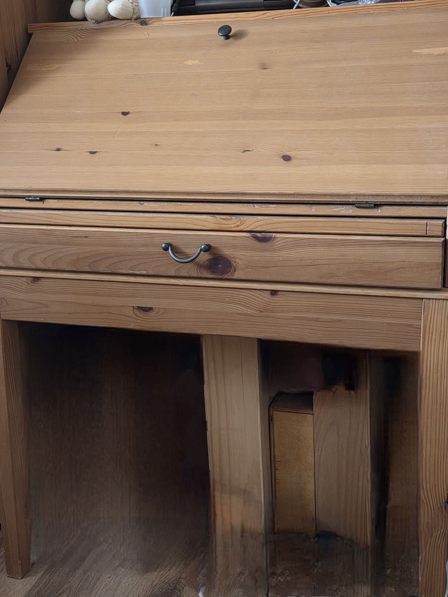 Drewniany sekretarzyk Ikea