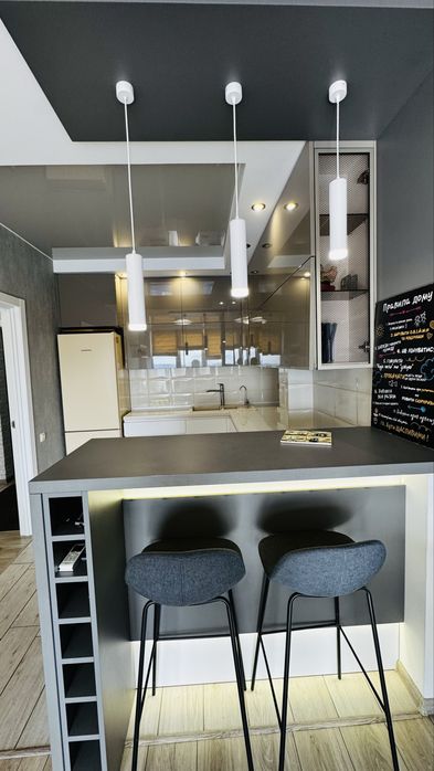 Сдам кухня-студия и 3 спальни Маршал Сити