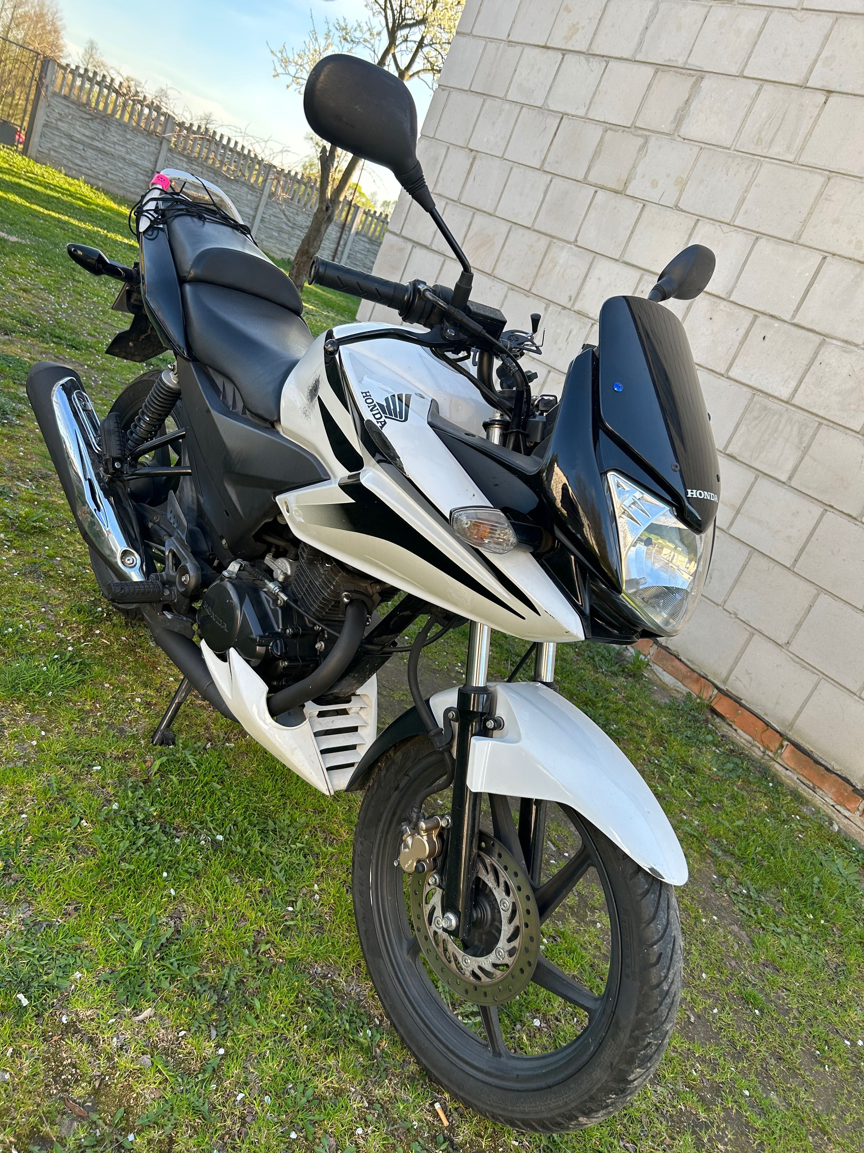 Motocykl honda CBF 125