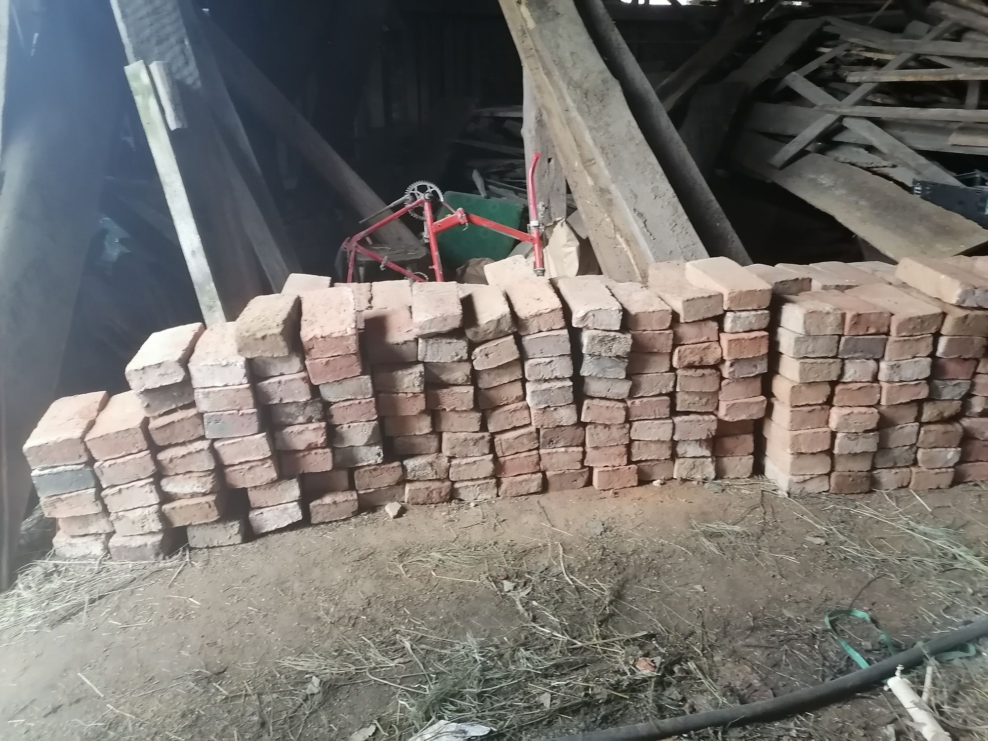Sprzedam cegły rozbiurkowe