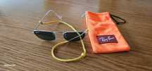 Óculos de sol menina marca RAY-BAN polarizados praticamente novos