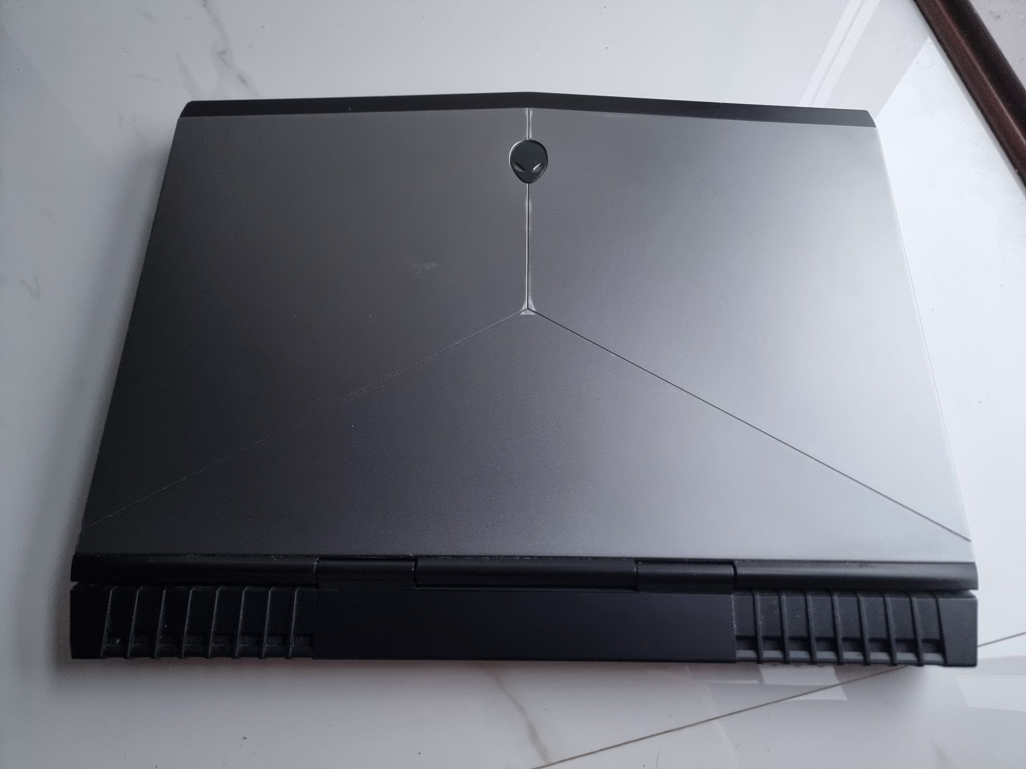 DELL ALIENWARE  / GTX 1060 6gb / Core i7 / RAM 16gb /SSD 256+1000gb