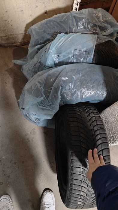 Komplet opon zimowych Michelin 205/55/R16
