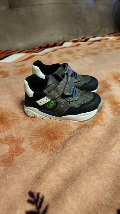 Дитячі кросівки 22 розмір