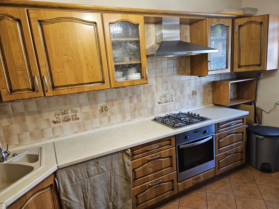 Kuchnia, meble kuchenne, piekarnik, płyta,okap, zlew