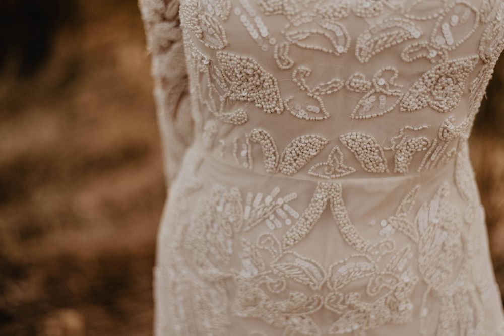 Sukna ślubna piękna odsłonięte plecy cekiny