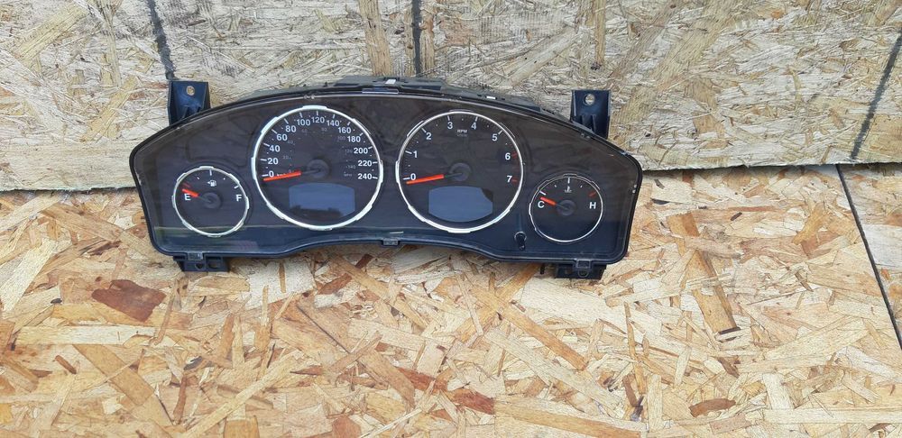 Licznik Jeep Liberty Cherokee KK 3.7 08-12r Euro