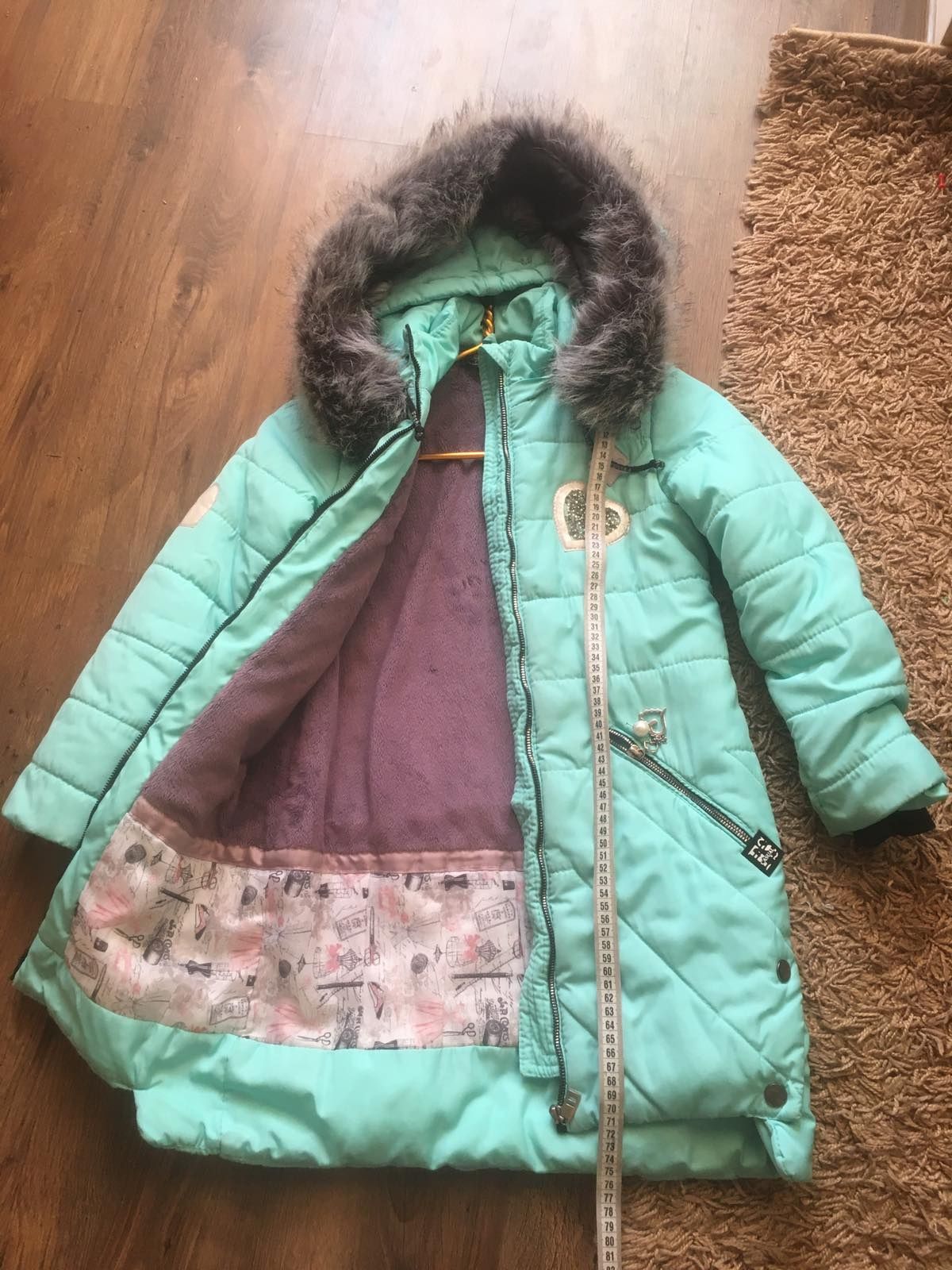 Зимова куртка на дівчину