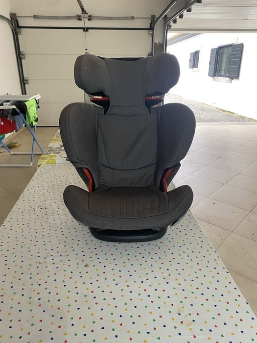 Cadeira BebeConfort com isofix (grupo 2/3)