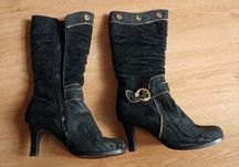 Buty damskie na obcasie.