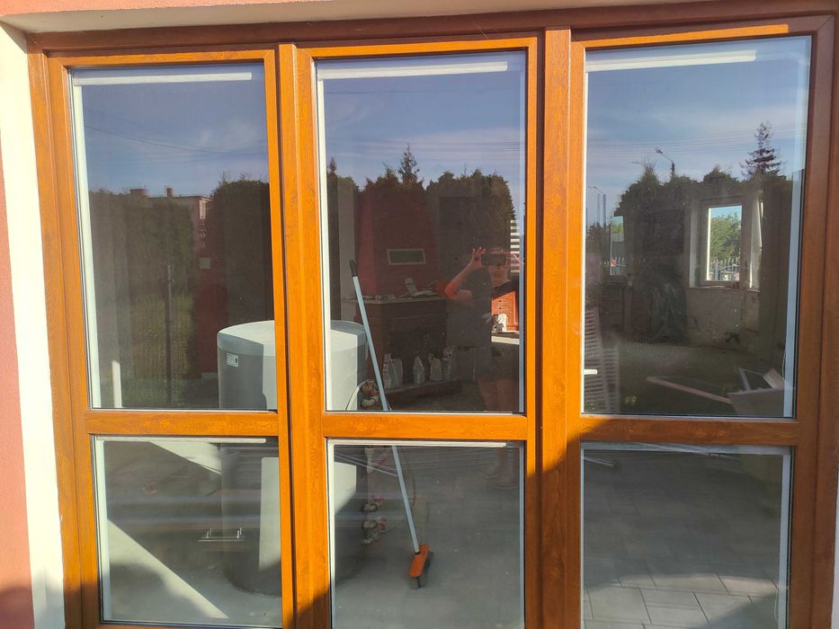 okna plastikowe - brąz