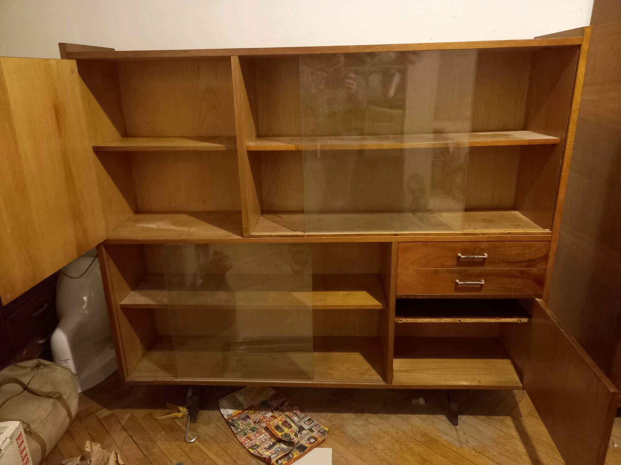 Sprzedam kredens z lat 50-60