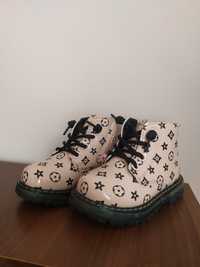 Дитячі черевики(ботинки) демісезонні для дівчинки 23