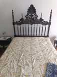 Cama de casal em madeira muito boa