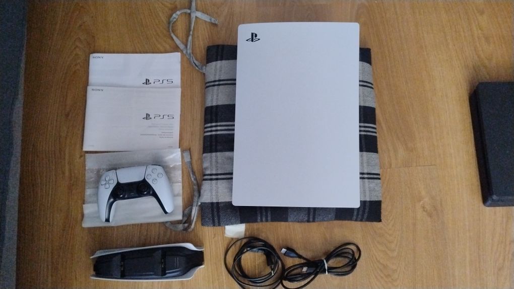 Приставка (консоль) PlayStation 5 Digital