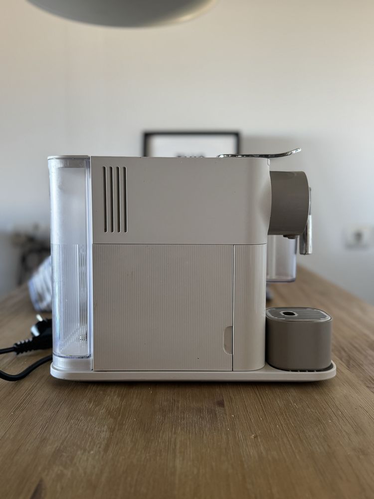Nespresso Latissima One