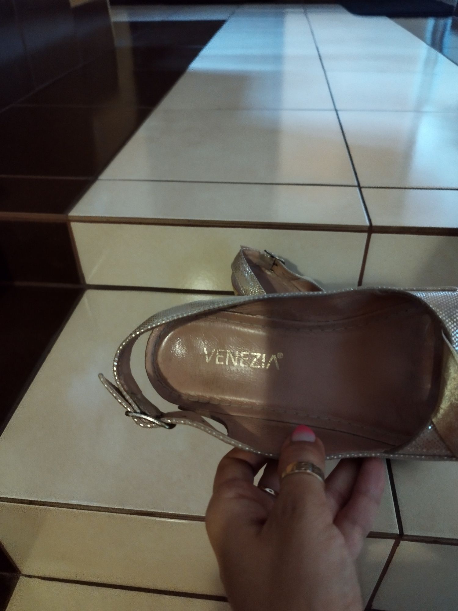 Sandały damskie złote Venezia 37