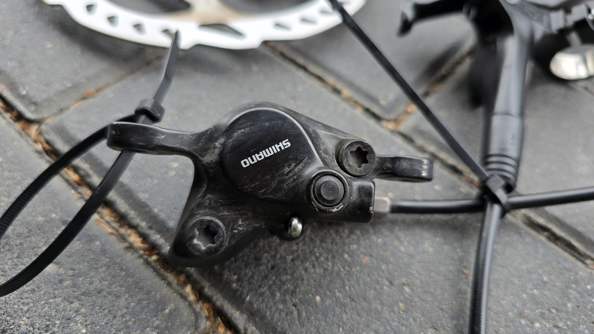 2x Komplet hamulców Shimano MT201 z tarczami