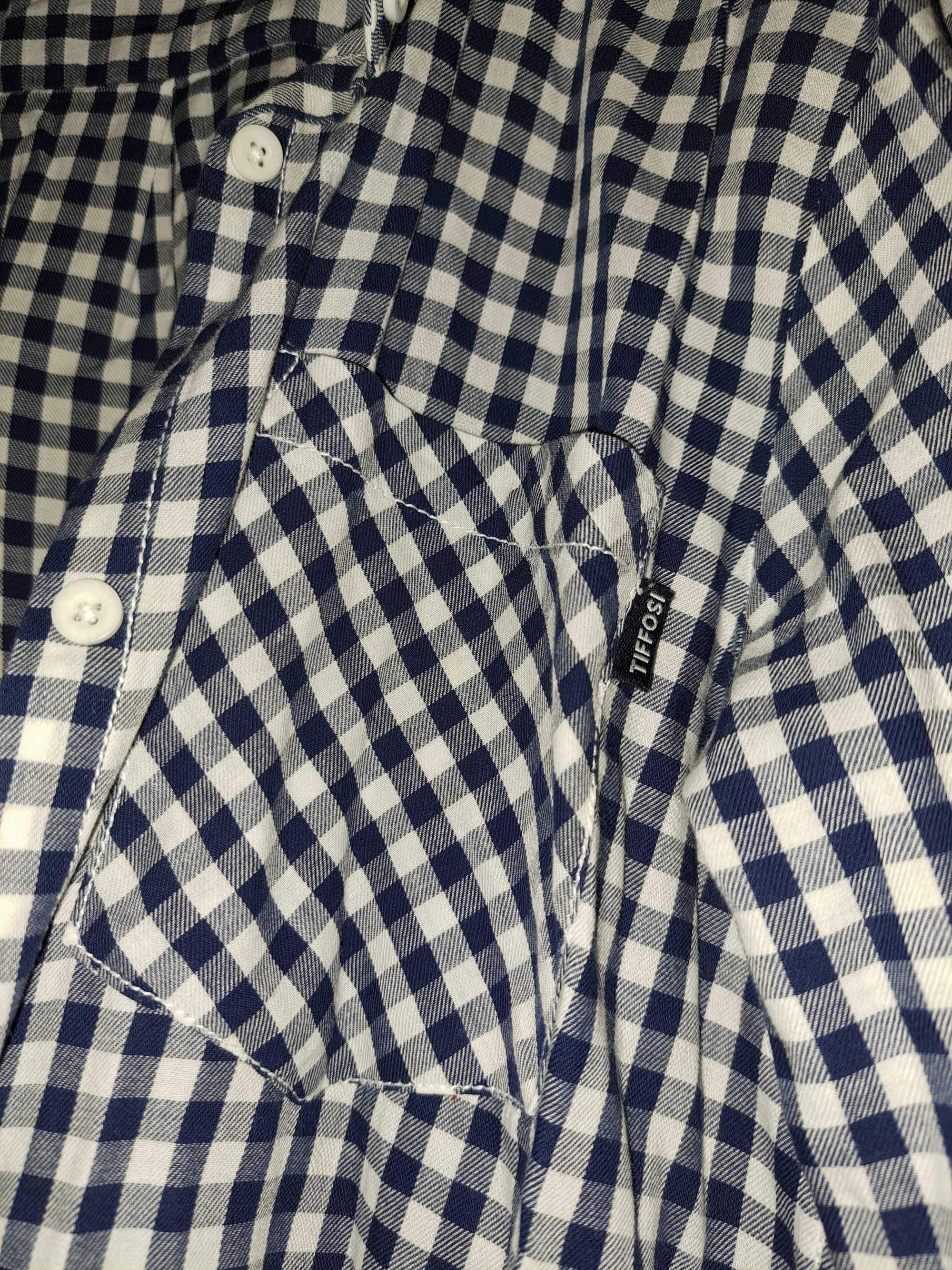 Camisas quadrados menina como novas
