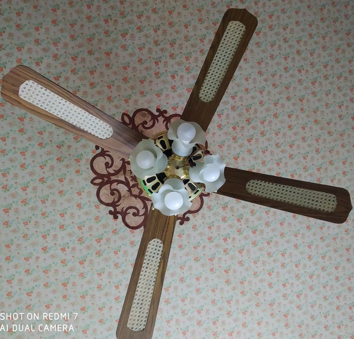 Продам Потолочный Вентилятор Люстра ,в гарному ,в рабочем стани.