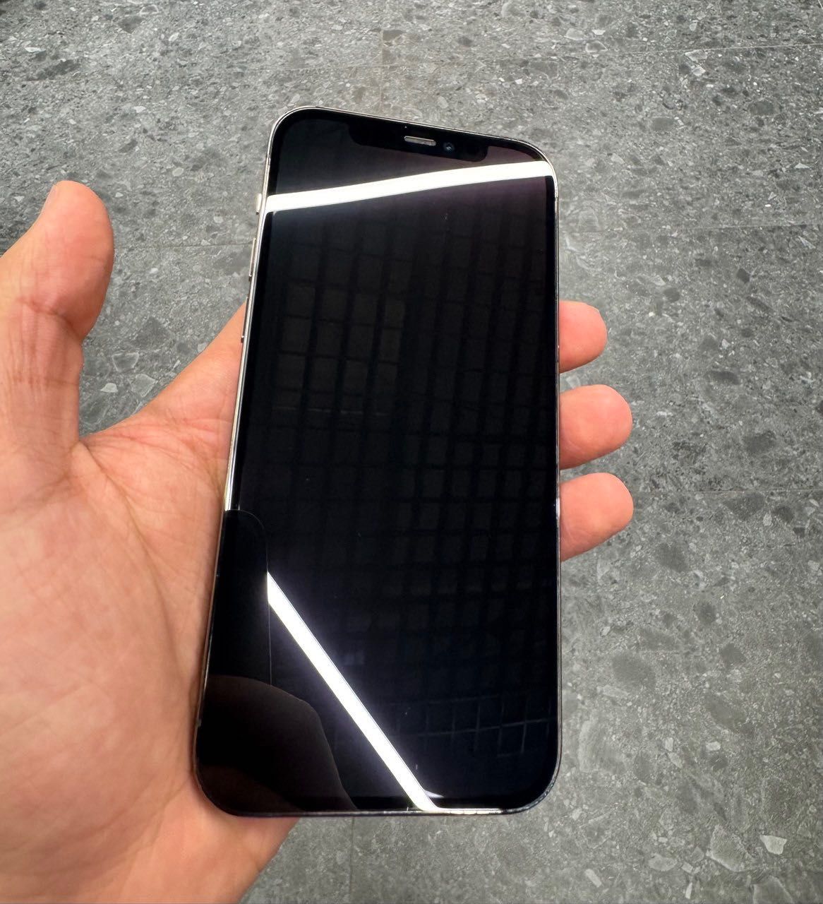 Iphone 12 pro 256 Used