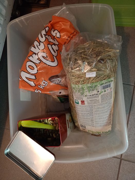 Karma wieloskładnikowa dla królika podkład i sianko