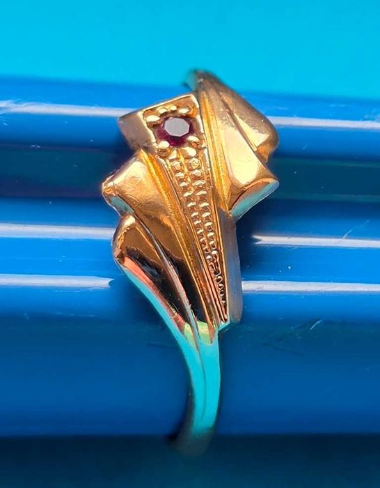 Złoty stary pierścionek z rubinem 1,90 gr.pr.583–przepiękny!