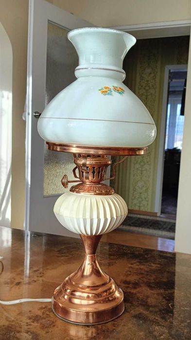 Lampa miedziana z czasów PRL