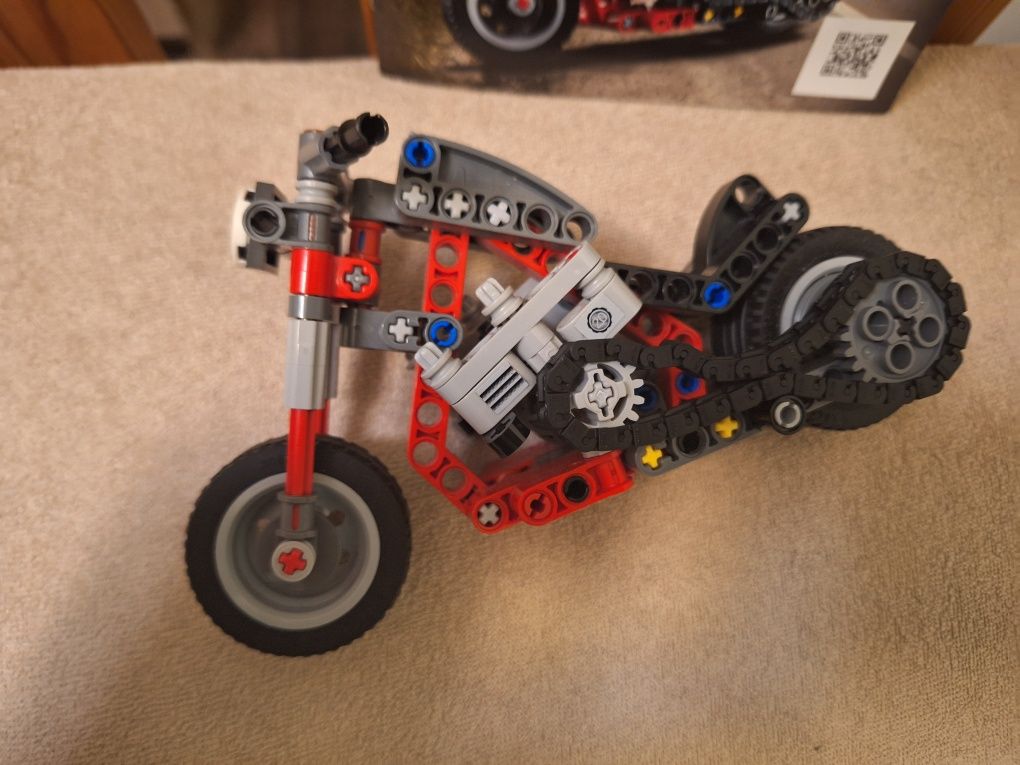 Lego technic motocykl 42132