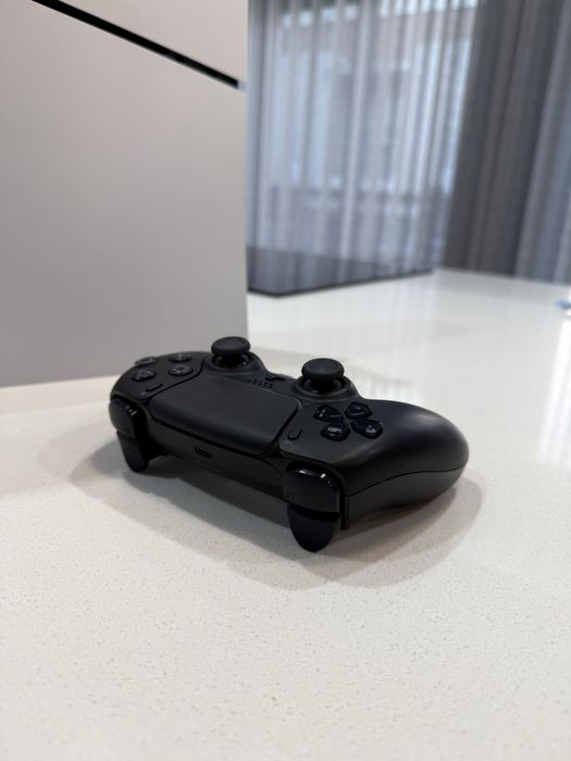 Playstation 5 Slim 290€(sem comando) 340€(com comando)