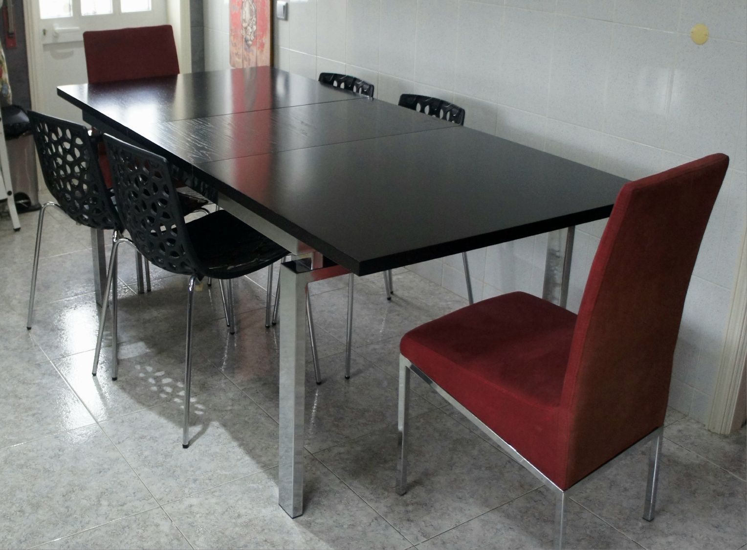 Mesa de sala com cadeiras