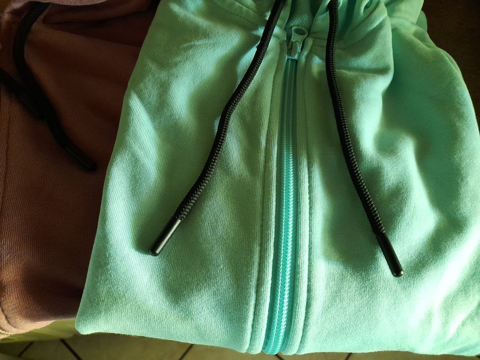 BLUZA rozpinana dresowa z kapturem