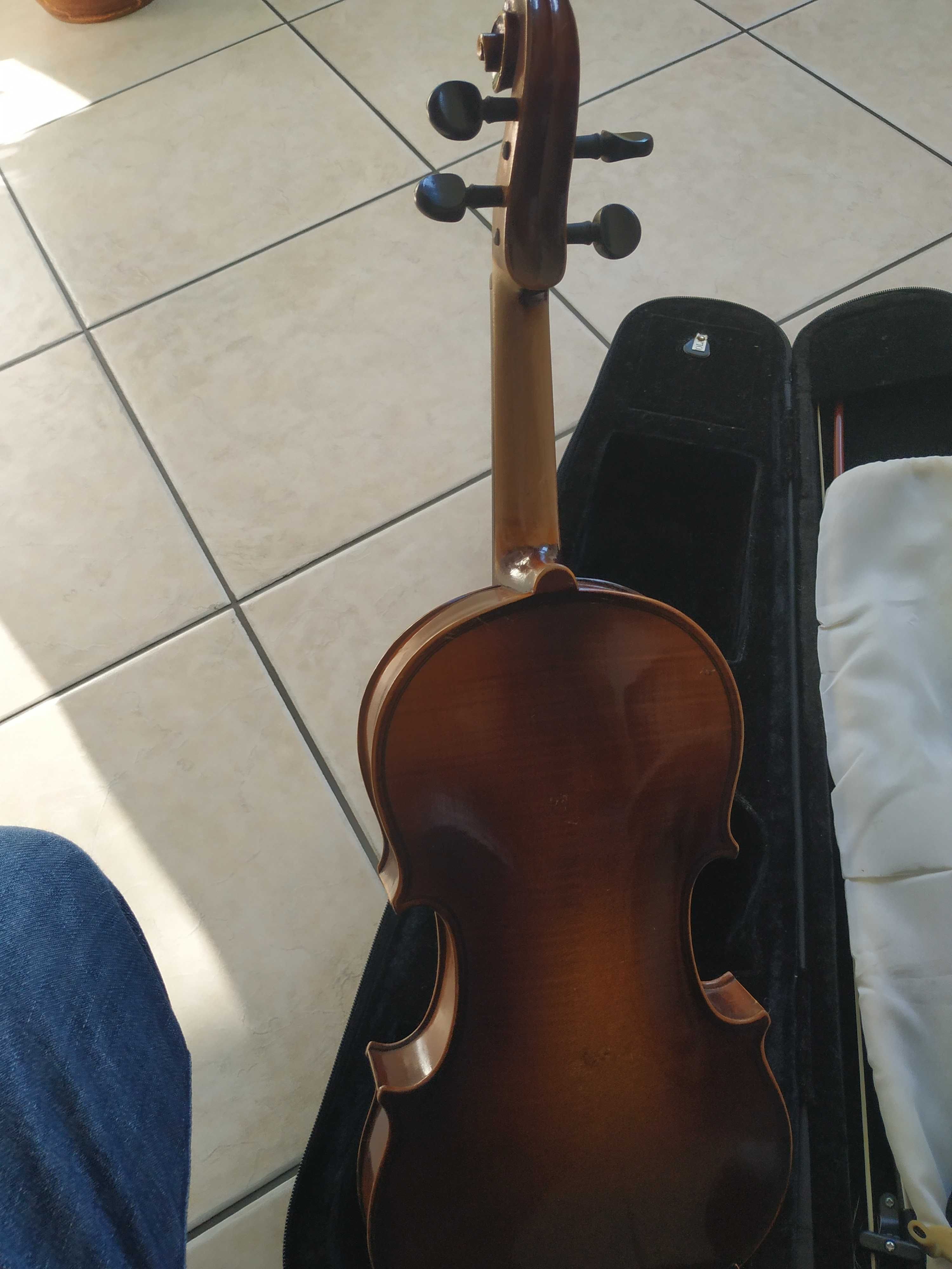 Vendo Violino em excelente estado