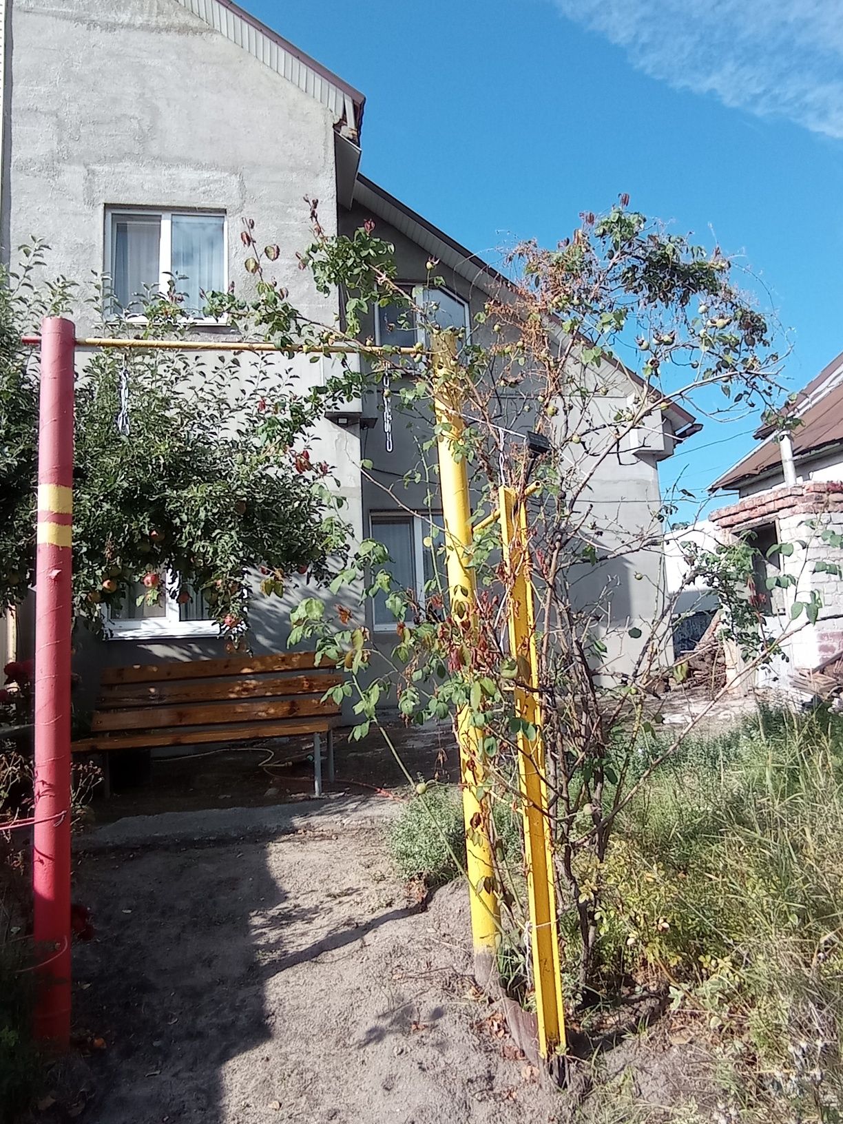 Будинок в центрі міста. Район вулиці Київська.