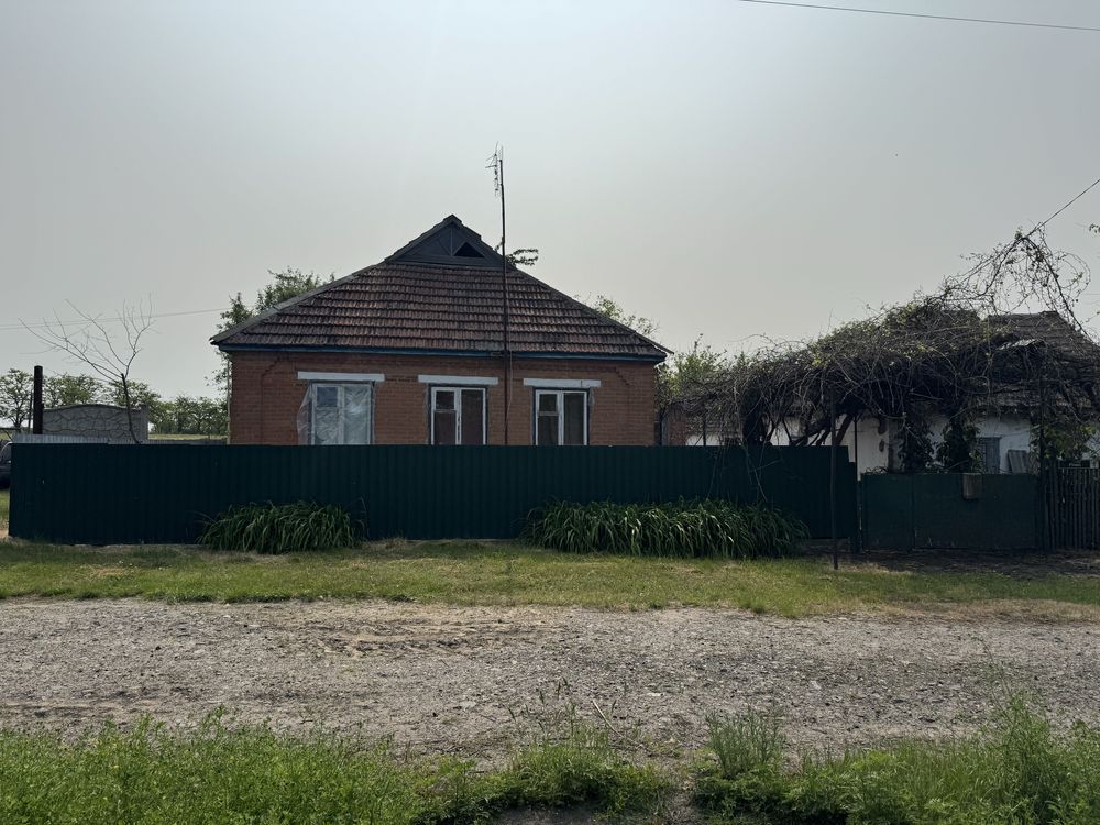 Продаж будинку з великой земельной ділянкою