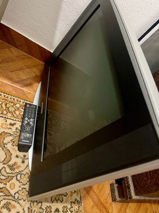 TV Samsung usada a funcionar