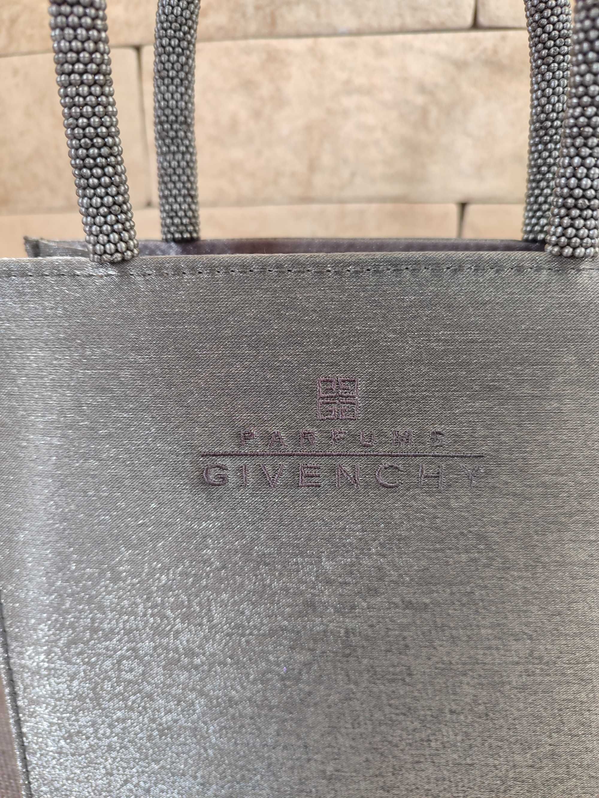 Продам винтажную дамскую сумочку Givenchy Parfums оригинал 90х годов