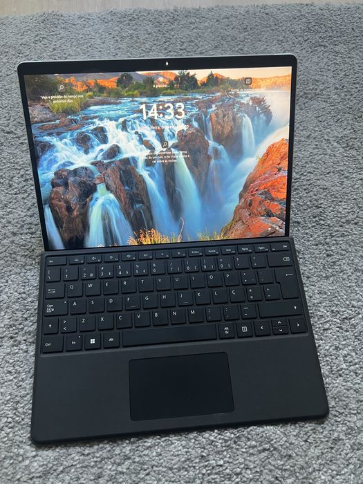 Microsoft Surface Pro 8