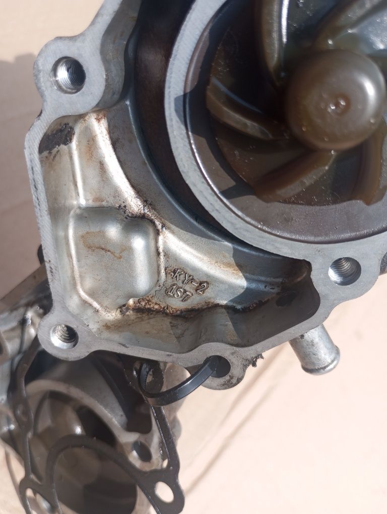 Witam do sprzedania pompa wody WR Yamaha YZF 125 r yzf125 yzf125r B5