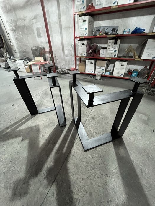 Жалізні опори  до столу