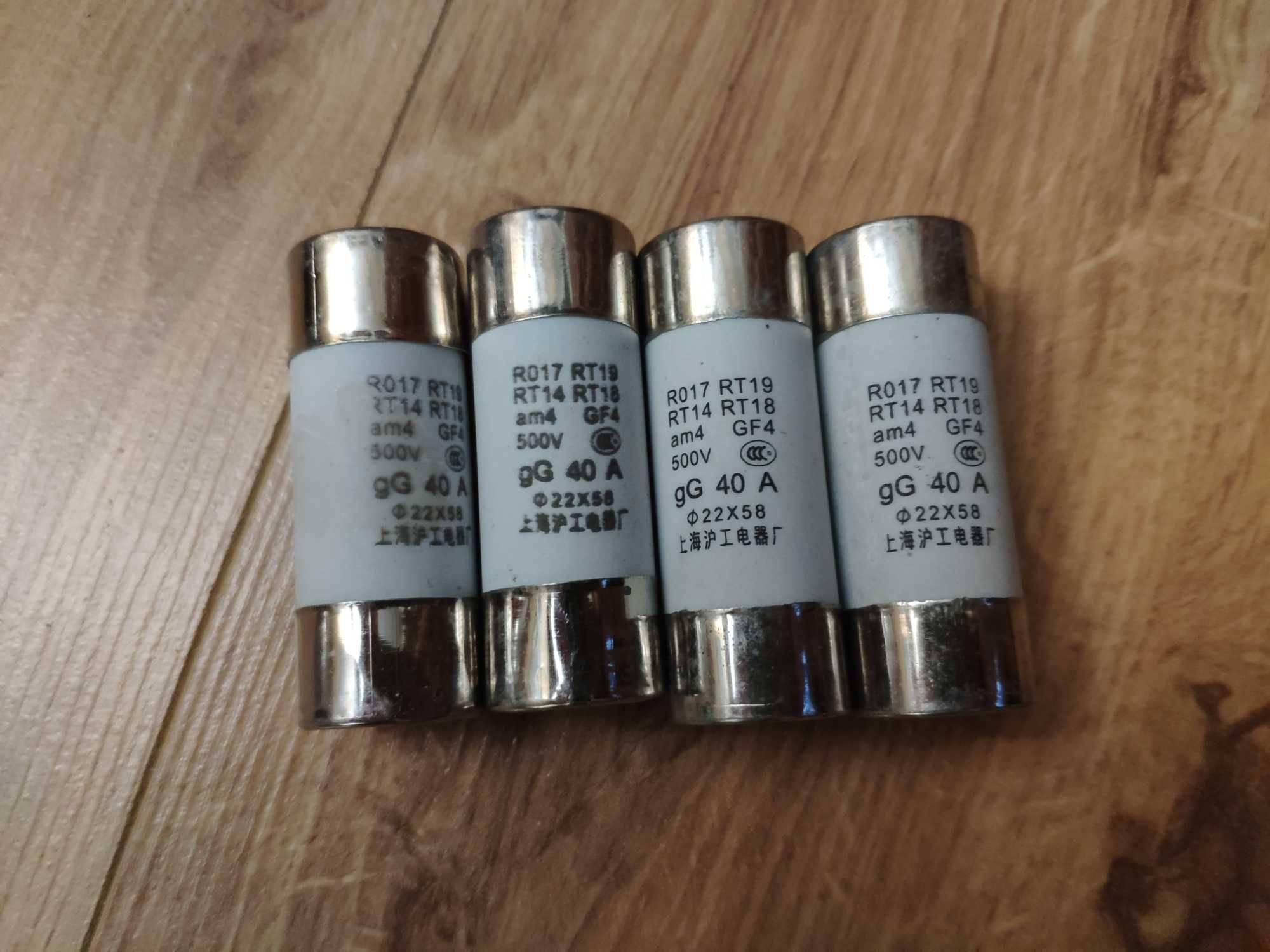 Держатели предохранителей для монтажа на DIN-рейку RT18-125AM D22x58mm