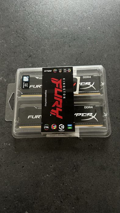 kości RAM 2x8 GB Kingston Fury