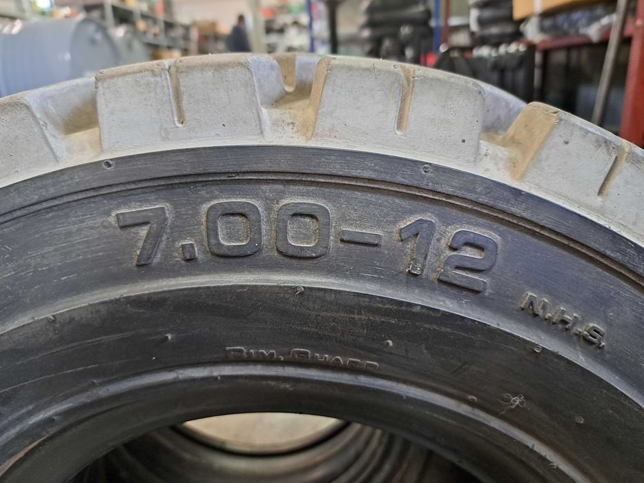 Opona pneumatyczna Solideal Plus 7.00-12 do wózka widłowego - używana