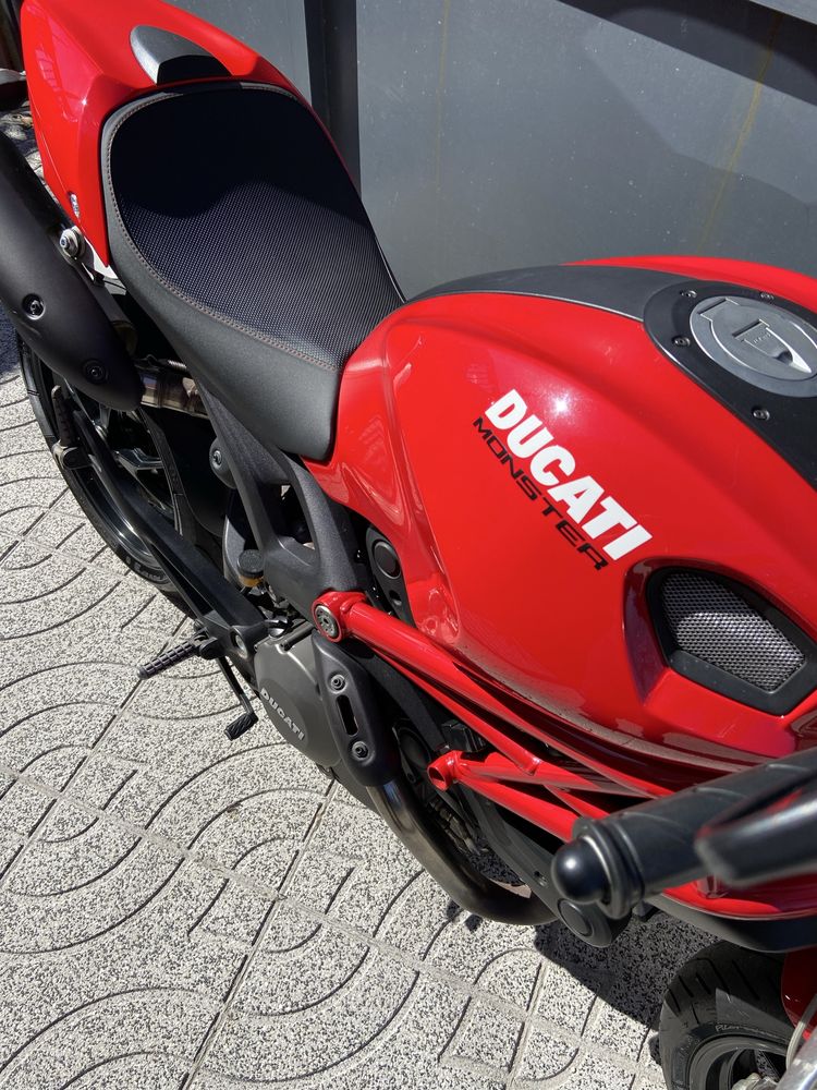 Ducati Monster 796